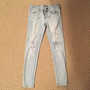 American Eagle distressed jeans